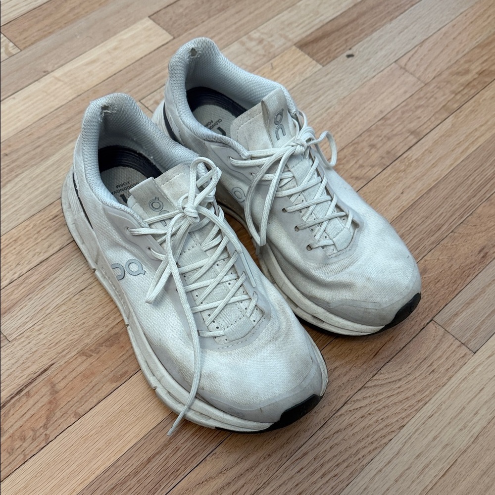 On Running Men's Cream Athletic Shoes